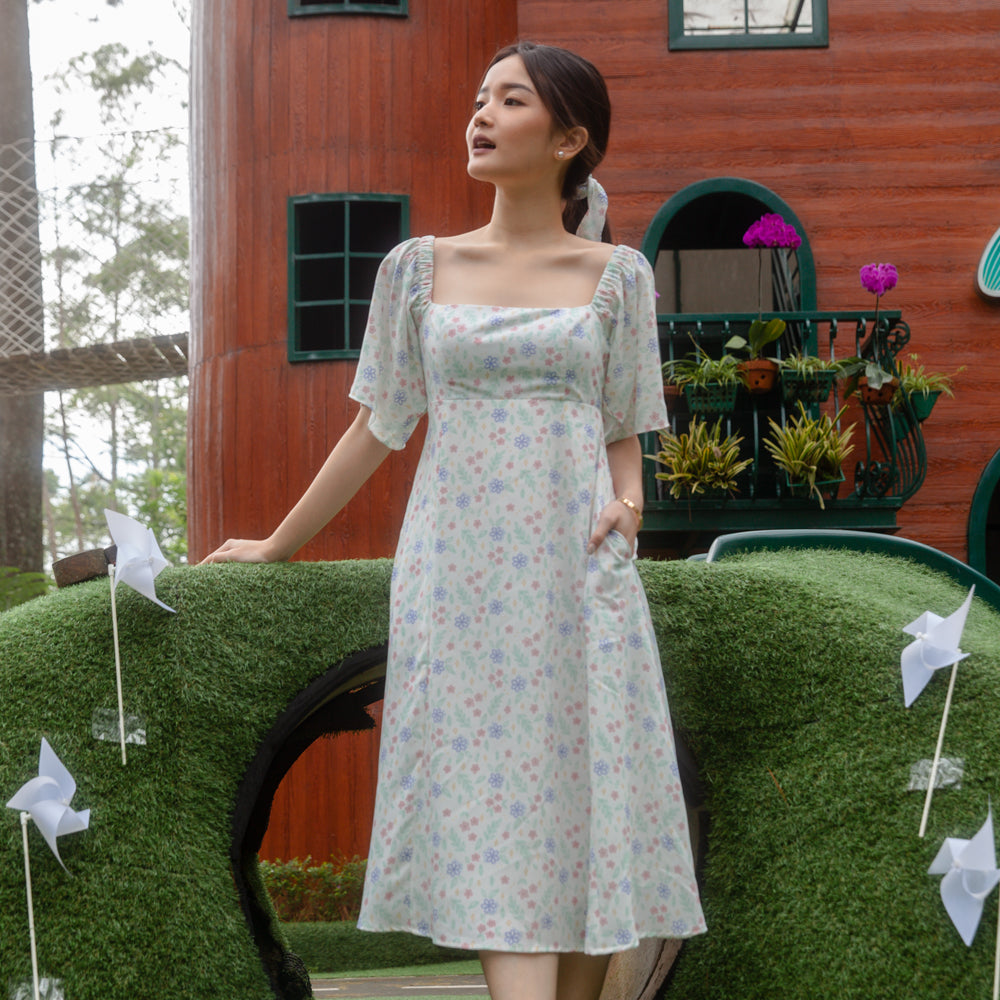 Lolliestory Colbie Midi Dress