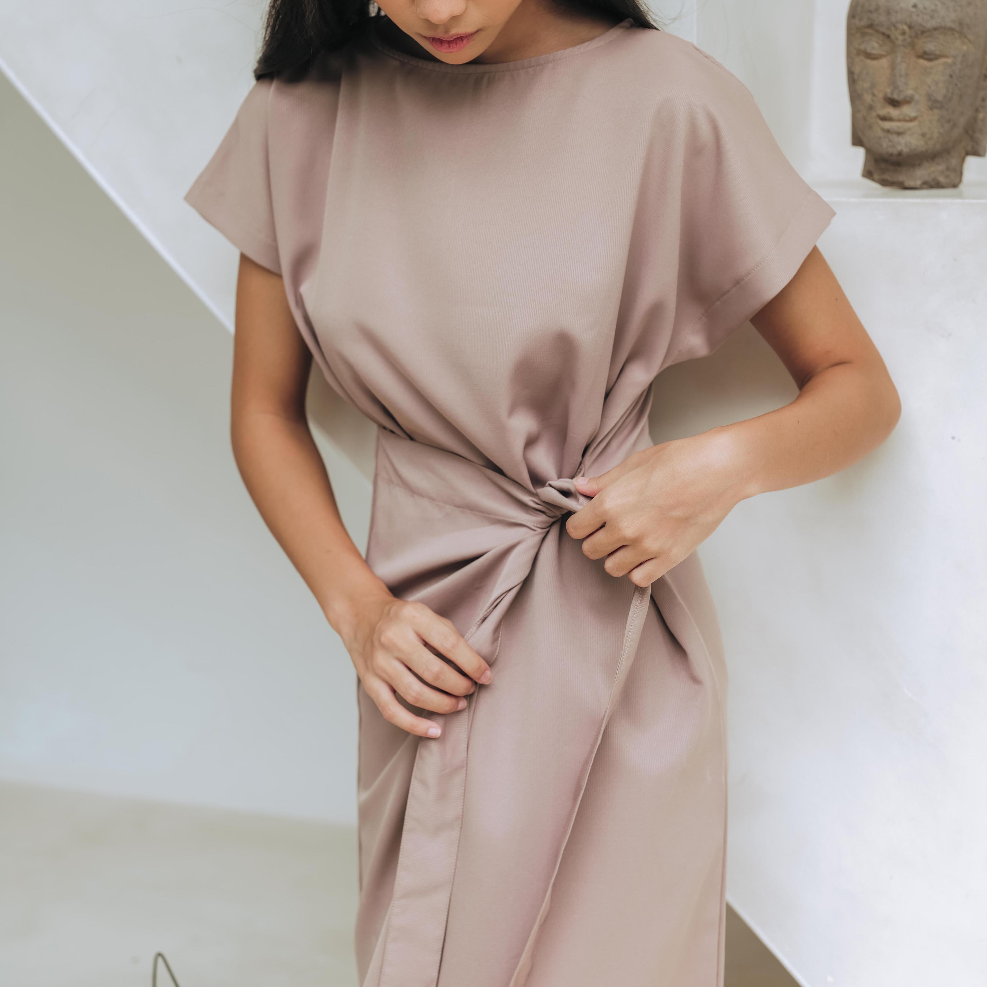Lolliestory Browny Simple Midi Dress - Lolliestory