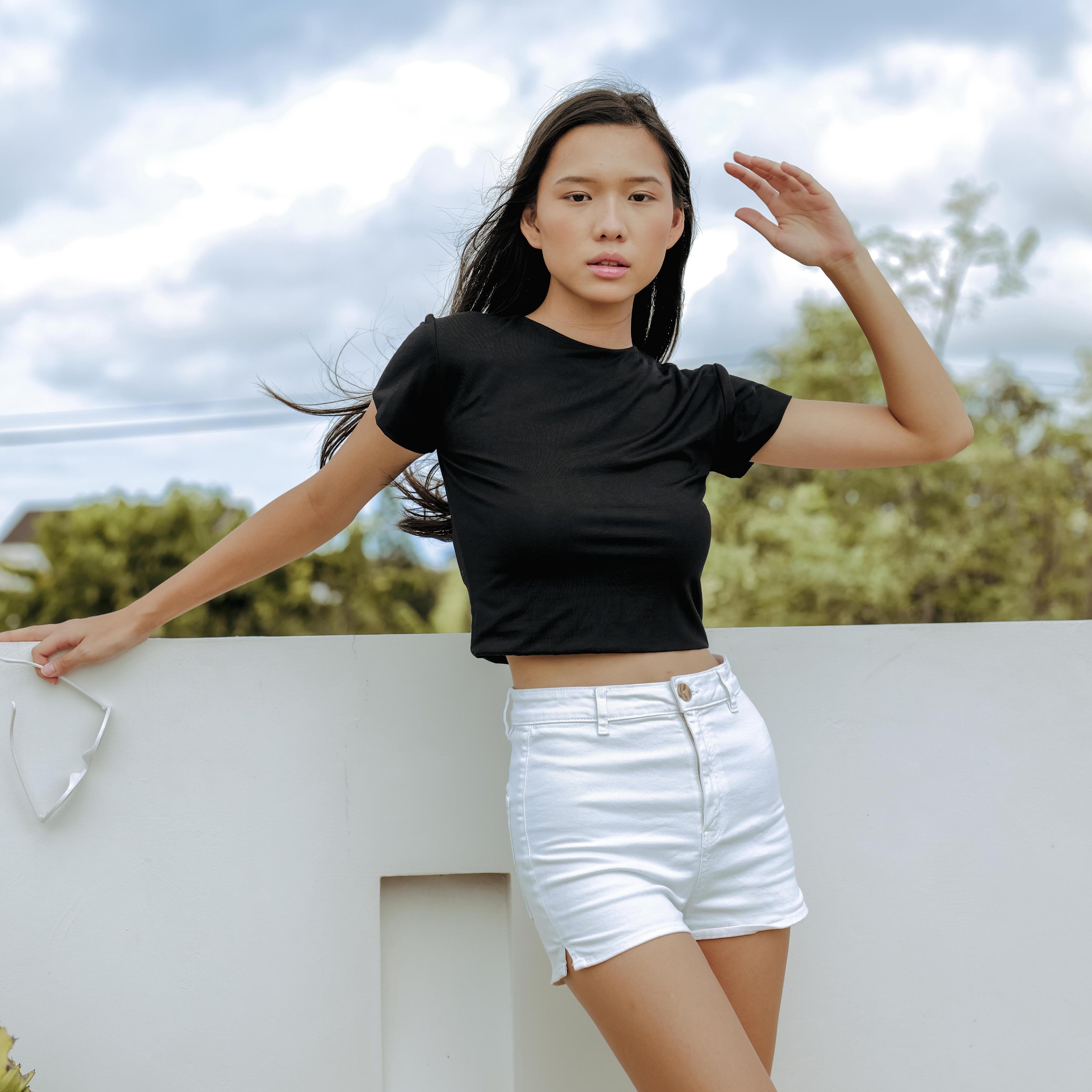 Lolliestory Darryl Body-fit Crop Top - Lolliestory