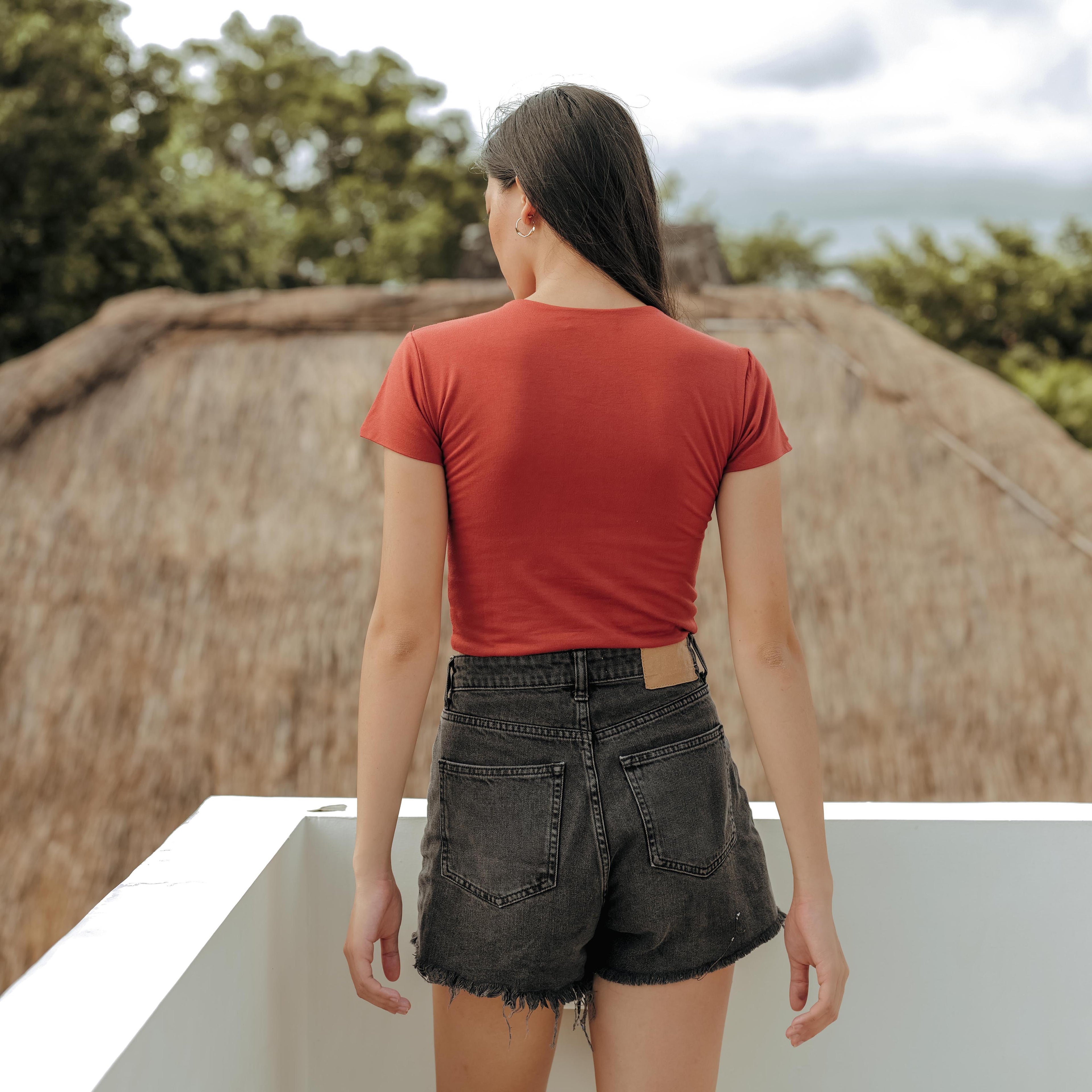 Lolliestory Darryl Body-fit Crop Top - Lolliestory
